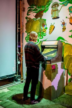 Photo by Ryan Thayer Davis. Game by Moppin and Nemk (nium). Installation by Charles Ben Russell.