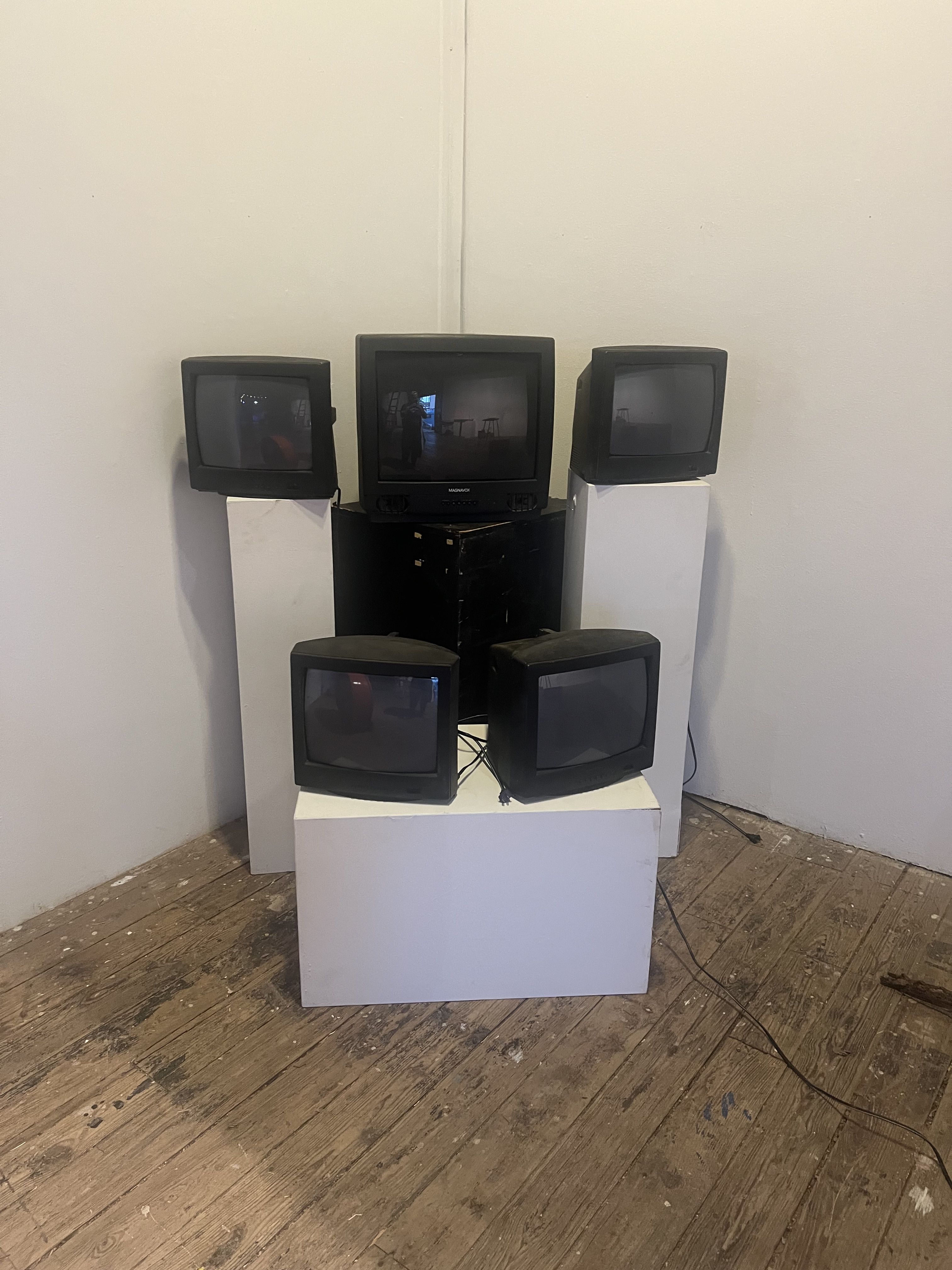5 CRT TVs